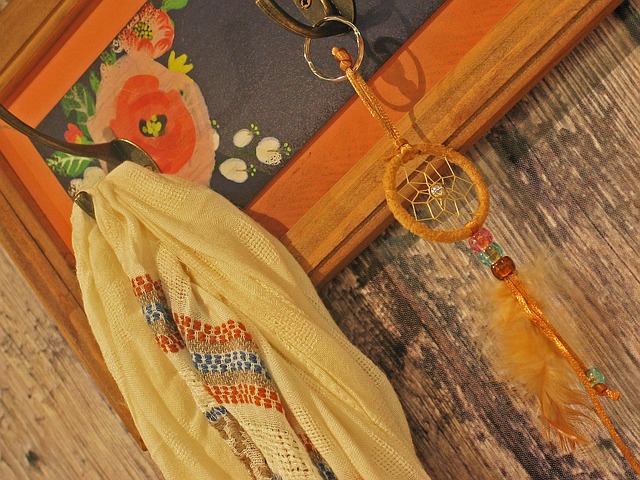 Træknager med personlighed: Mal, brænd eller bevar det naturlige look